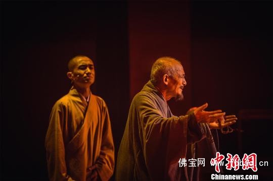 佛教-“活济公”游本昌演绎弘一大师 年过八旬坚持义演