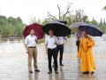 浙江省绍兴市委副书记尹永杰一行视察炉峰禅寺（图）