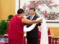 习近平接受班禅额尔德尼.确吉杰布拜见（图）