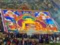 西藏信众观瞻佛颜 雪顿文化盛宴拉开序幕