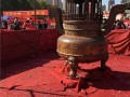 湖北一寺庙祈福惊现银行卡 网友：财神知道密码吗