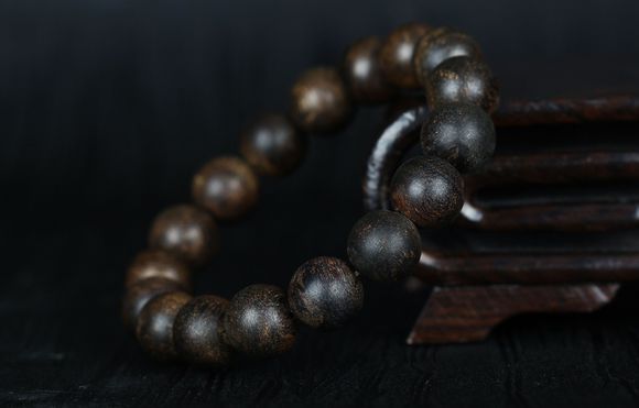 达拉干沉香手串12mm*17颗图2