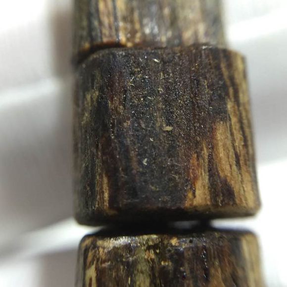 越南沉水级白奇楠随形手串图2
