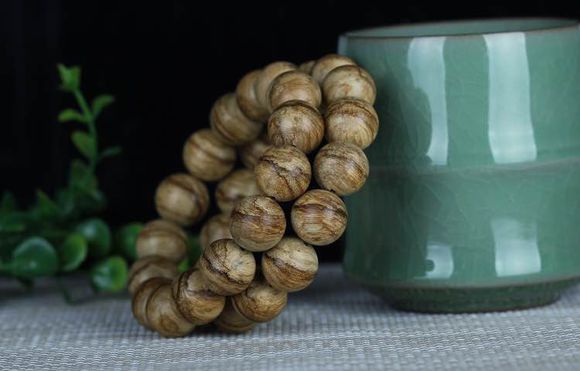 马泥涝沉香手串14mm*15颗12克图2