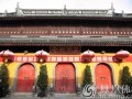 上海玉佛禅寺寺院中轴线观音殿上梁顺利进行