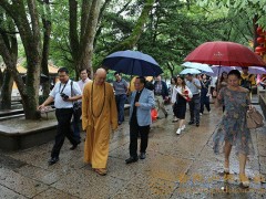 “亚宗和”代表团一行参访普陀山