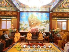 演觉副会长会见印度阿克萨达姆神庙萨度.帕玛.威哈拉亚古鲁