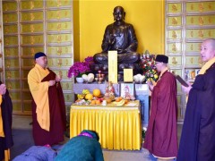 烟台合卢寺举办清明节“感恩祭祖追思”礼拜三千佛忏