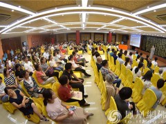 扬州文峰寺举行还愿回向活动 能度大和尚领众传灯祈福