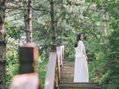善乐使者何禹萱发布『绿日晴曦』祈福写真