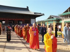 道慈法师出席天台山护国寺大雄宝殿落成庆典暨全堂佛像开光