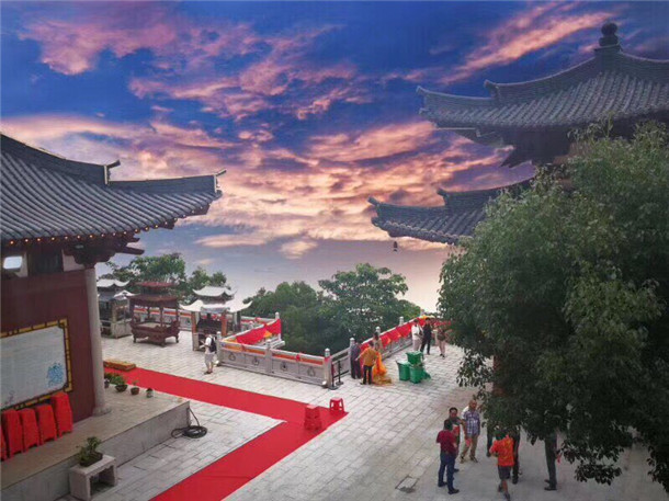 霞浦-霞浦留云寺举行迎佛诞祝新年传灯敲钟