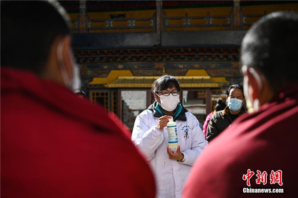 拉萨-拉萨大昭寺僧众积极学习科学防疫